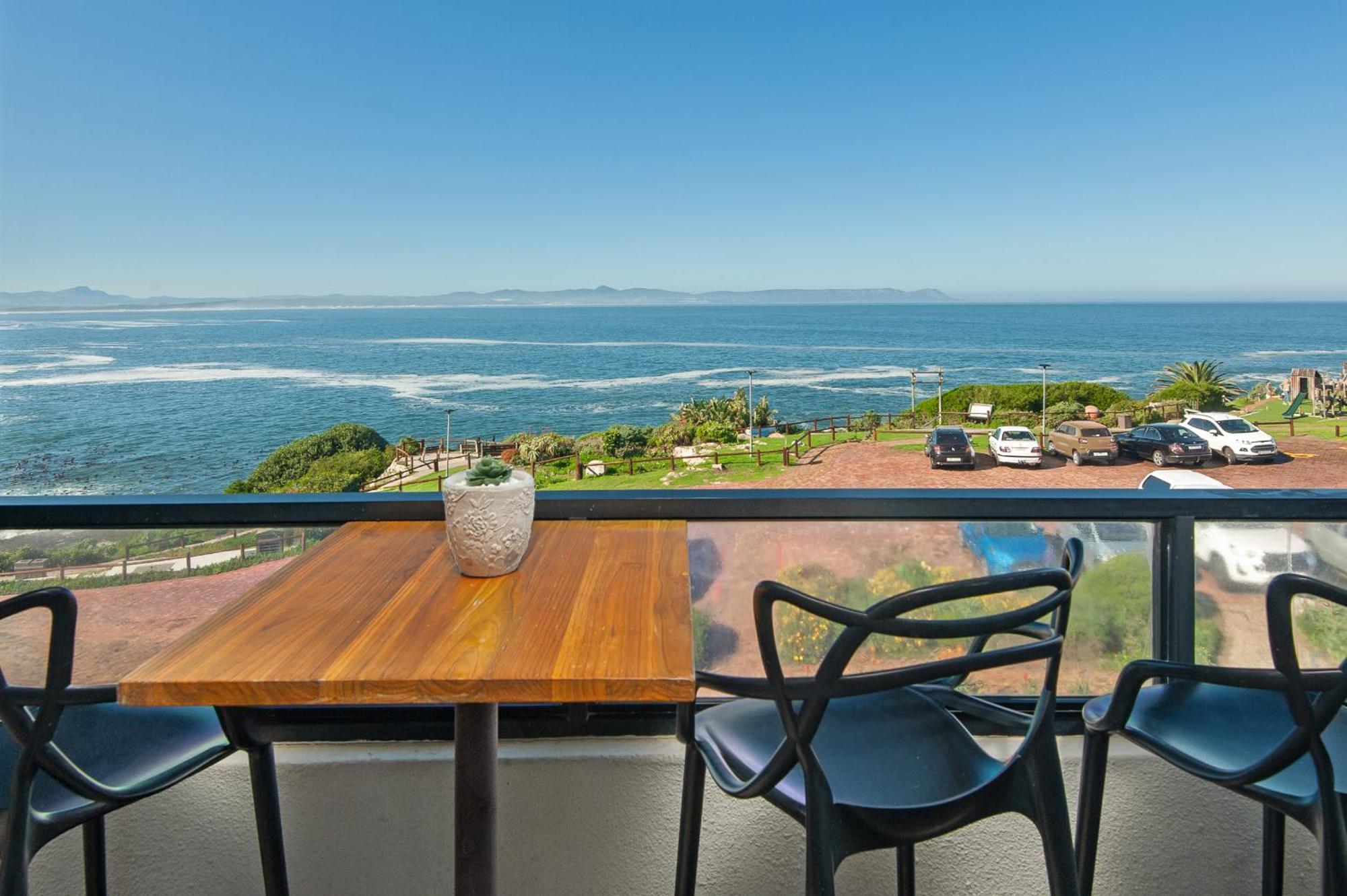 Walker Bay Luxury Seafront Apartment Hermanus Exterior foto